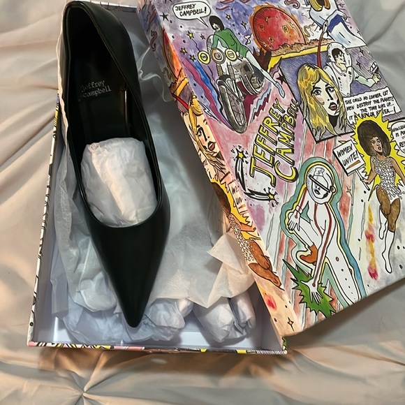 BRAND NEW IN BOX Anthropology heels, brand new w/box & tags. 7.5 dark green - Picture 2 of 8